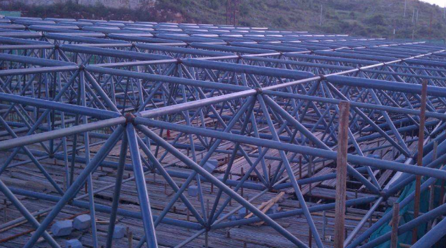 侯马概述网架加工中对钢材的质量的过细恳求